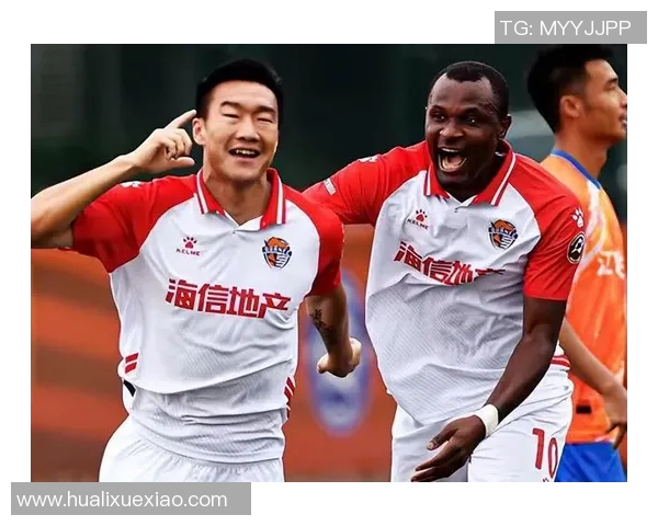 南京篮球队以54分领跑大师赛积分榜展现强劲实力和团队合作精神